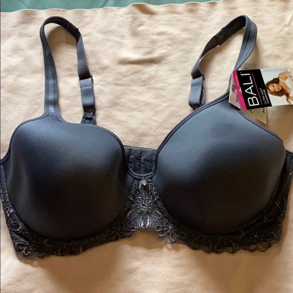 NWT Women’s Lace Trim Bra 36D